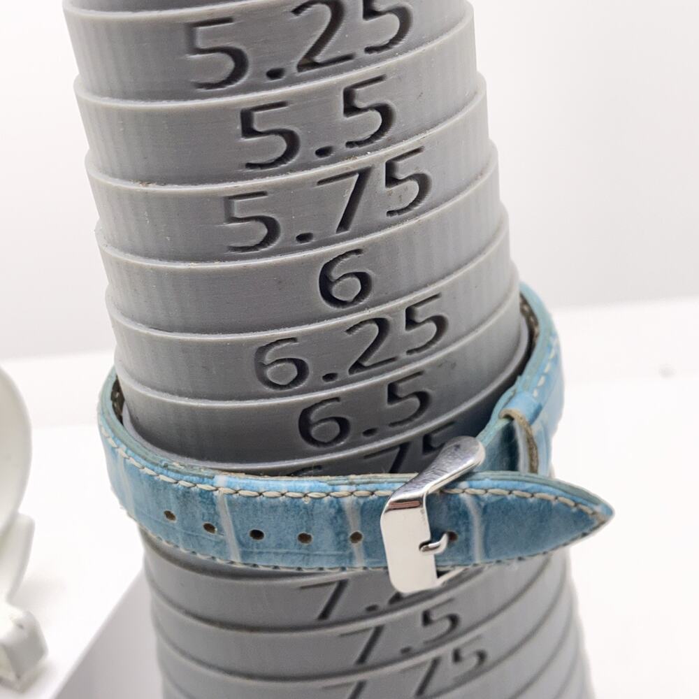 Nikki Taylor Womes Vintage Rhinestone Watch New Battery - Picture 3 of 9